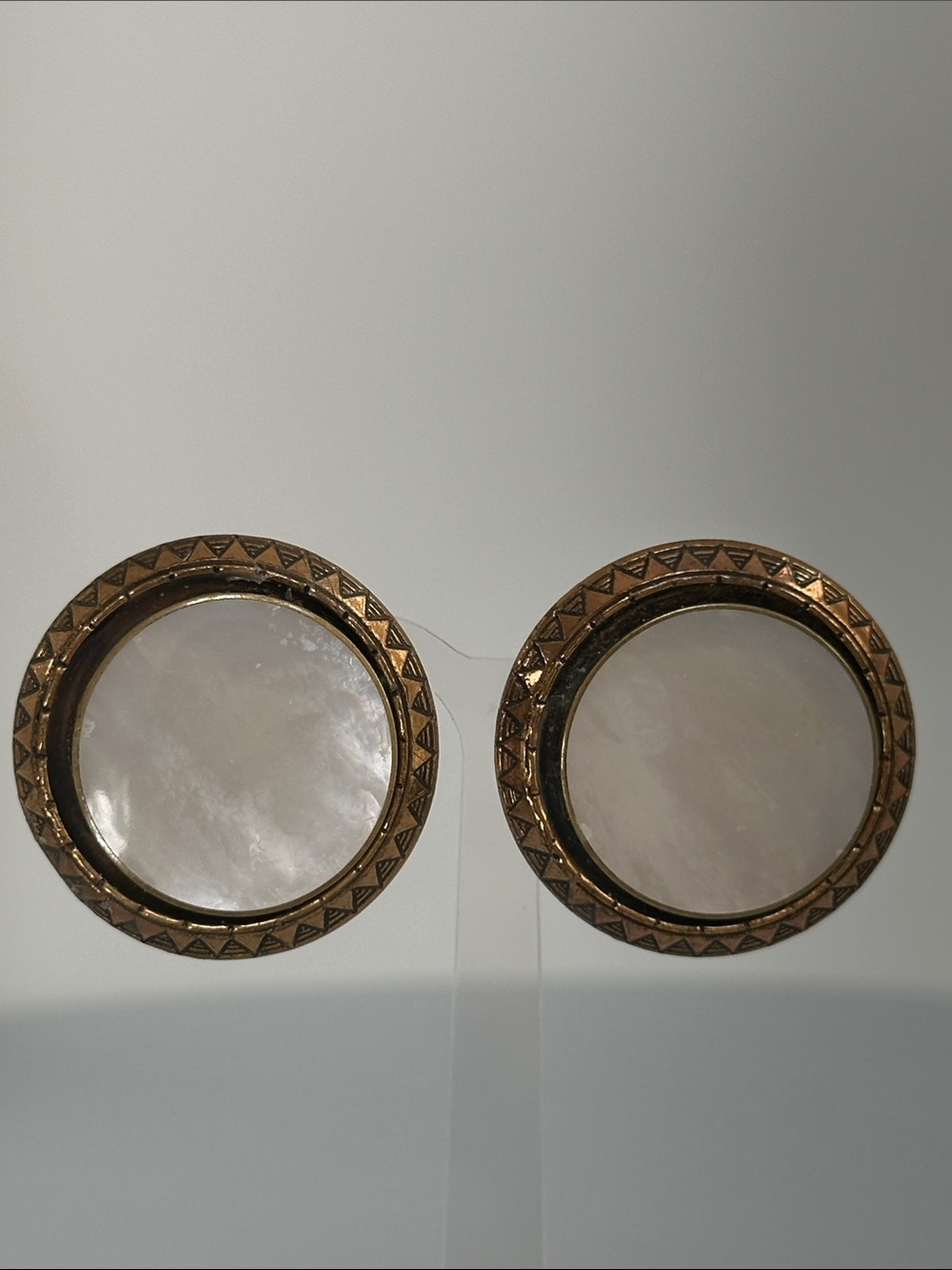 HERMANI BUlATTI Vintage Round Mother-of-Pearl Clip Earrings